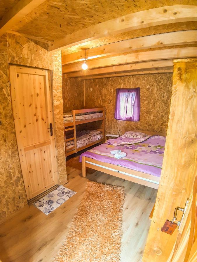 Camp Sutjeska 호텔 첸티슈테 외부 사진