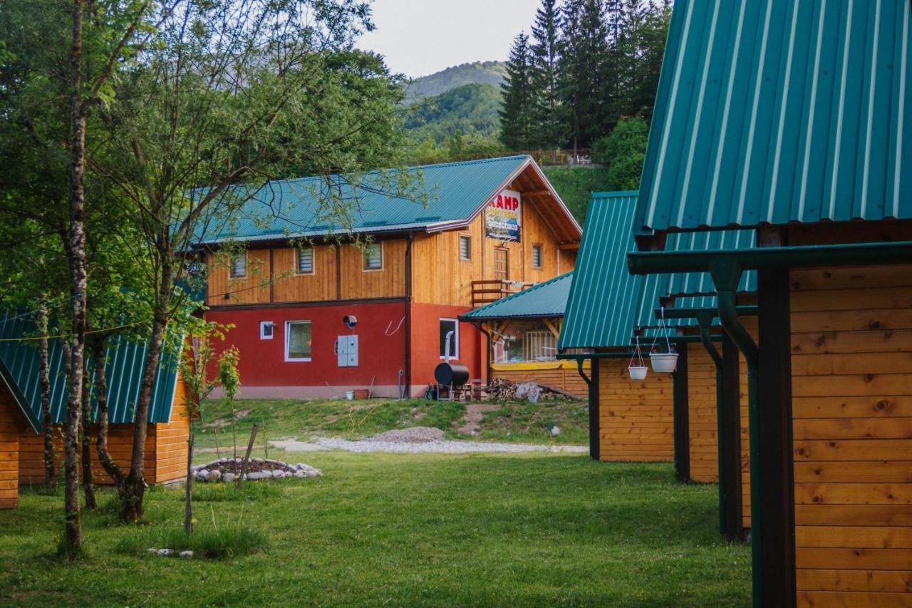 Camp Sutjeska 호텔 첸티슈테 외부 사진