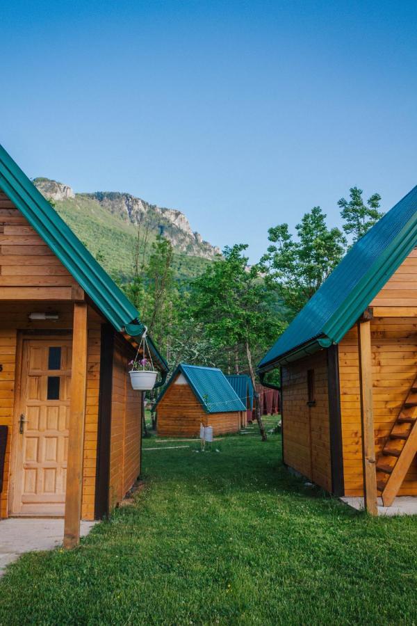 Camp Sutjeska 호텔 첸티슈테 외부 사진