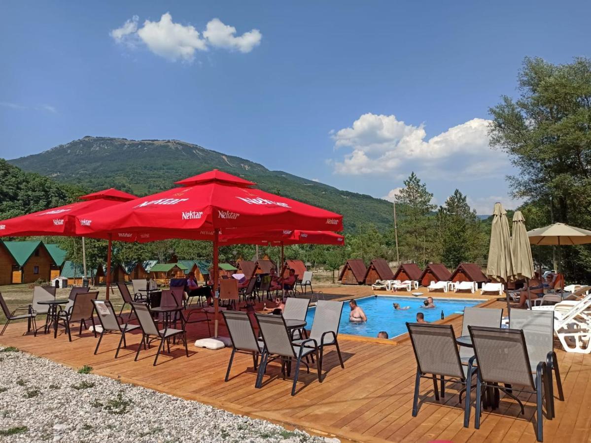 Camp Sutjeska 호텔 첸티슈테 외부 사진
