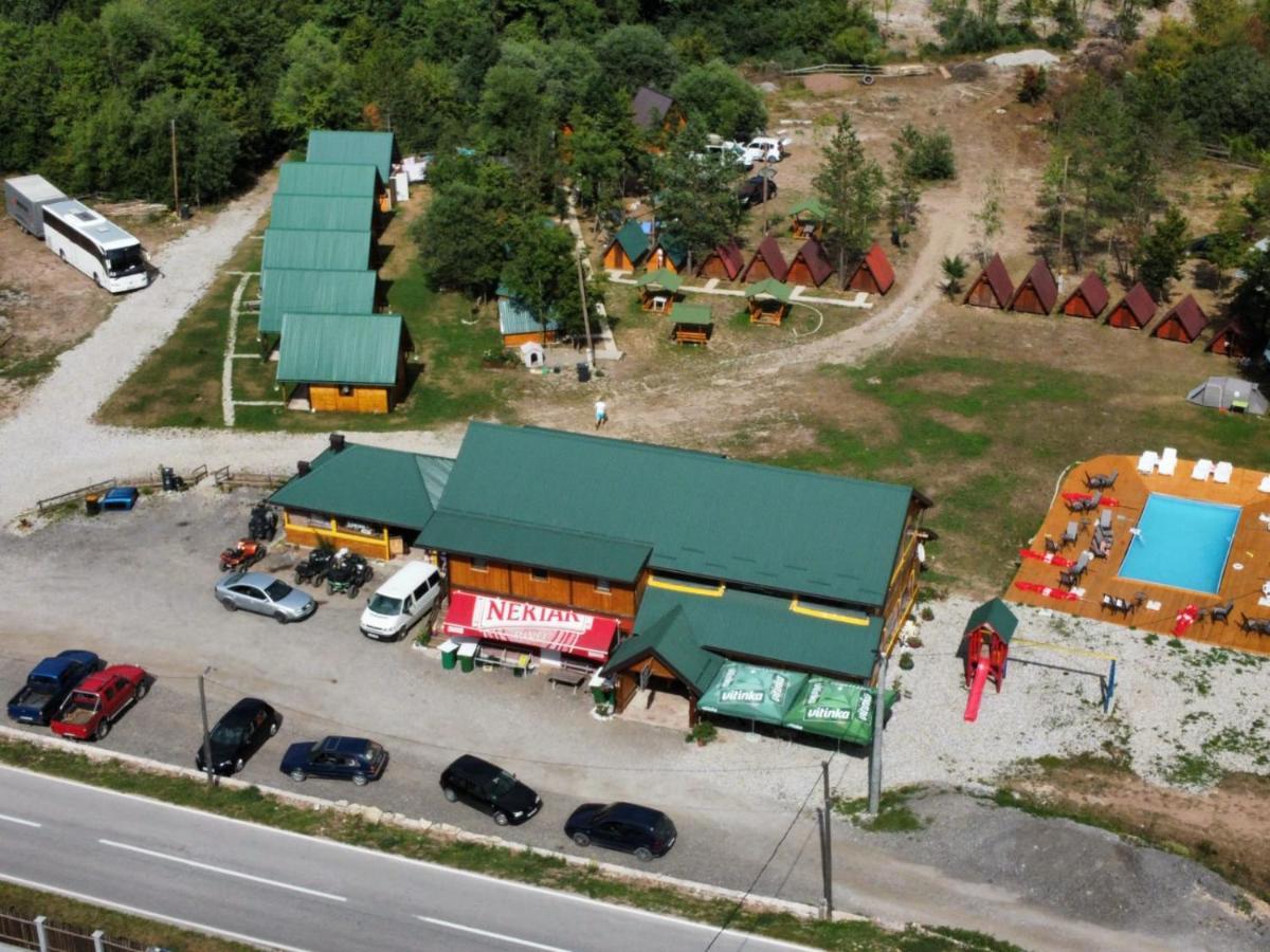 Camp Sutjeska 호텔 첸티슈테 외부 사진