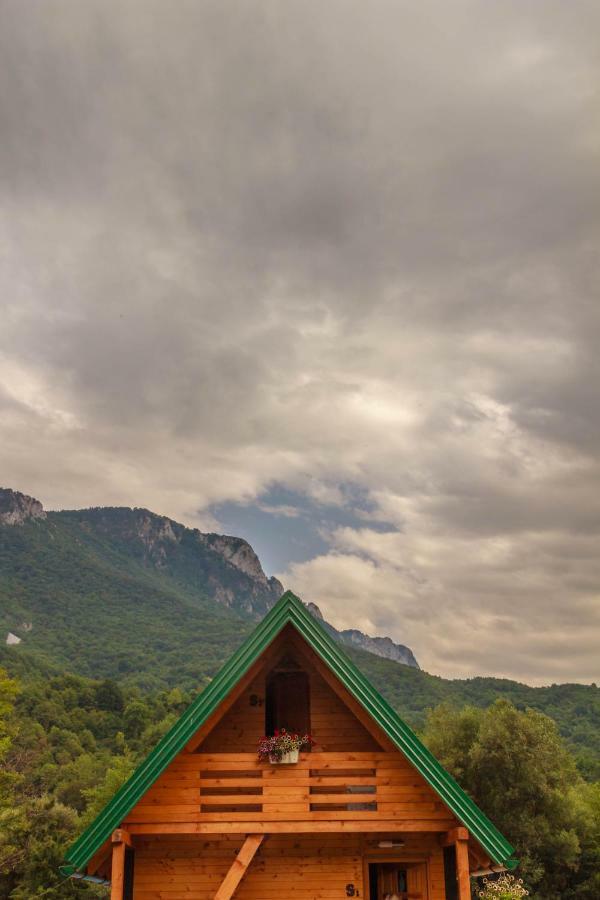 Camp Sutjeska 호텔 첸티슈테 외부 사진