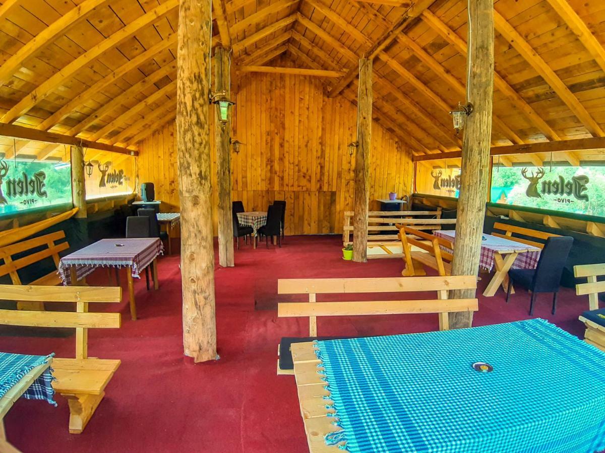 Camp Sutjeska 호텔 첸티슈테 외부 사진